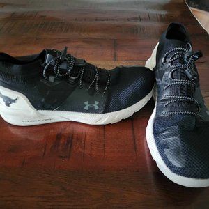 Under Armour project Rock hovr